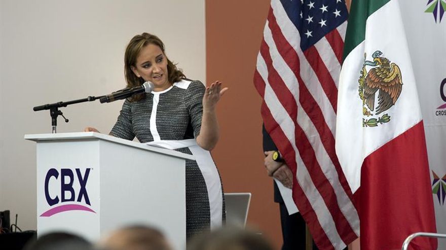 Canciller mexicana inaugura terminal binacional con mensaje contra muros