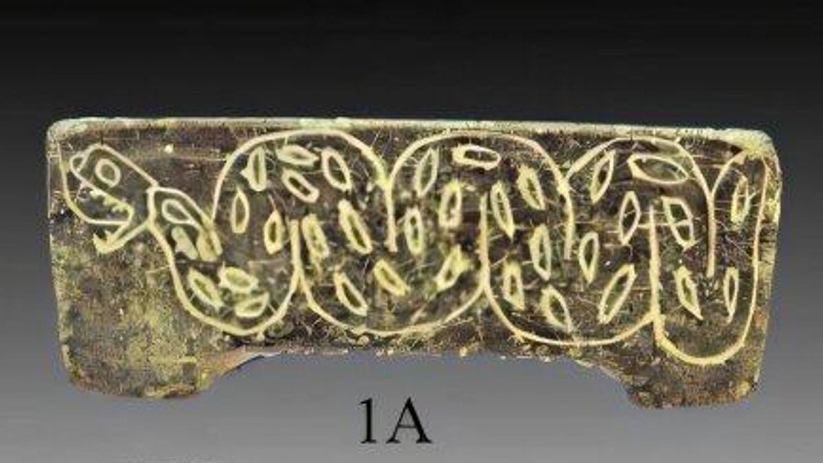 Recipiente de clorita con motivos de serpientes y escorpiones. Parte superior de Tepe Chalow, parte inferior de Bactria