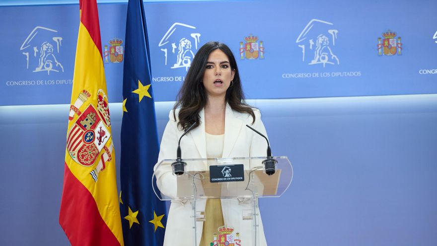 La portavoz de VOX en el Congreso, Pepa Millán, durante una rueda de prensa anterior a la Junta de Portavoces, en el Congreso de los Diputados, a 24 de junio de 2025, en Madrid (España).