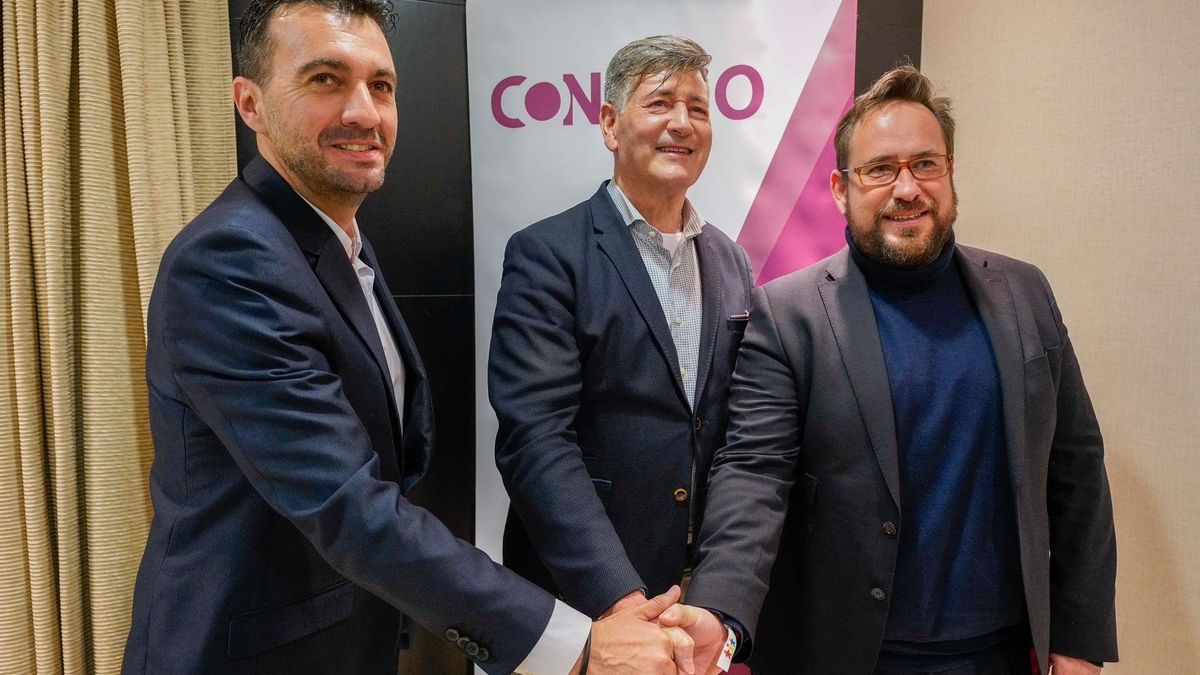 El concejal de San Fernando de Henares, Alberto Hontecillas, el presidente de Contigo, José Enrique Agua y el alcalde de Paracuellos de Jarama, Jorge Alberto Campos