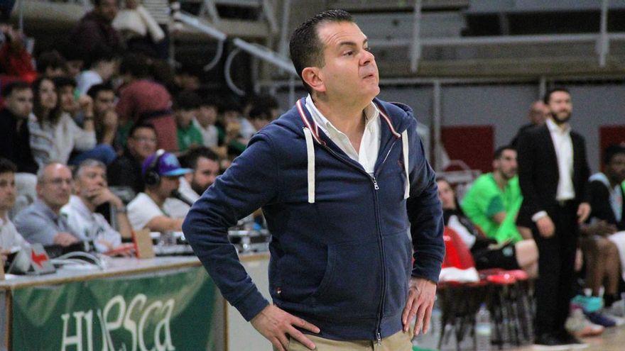 Rafa Sanz, a un paso de llevar al Huesca a Primera FEB