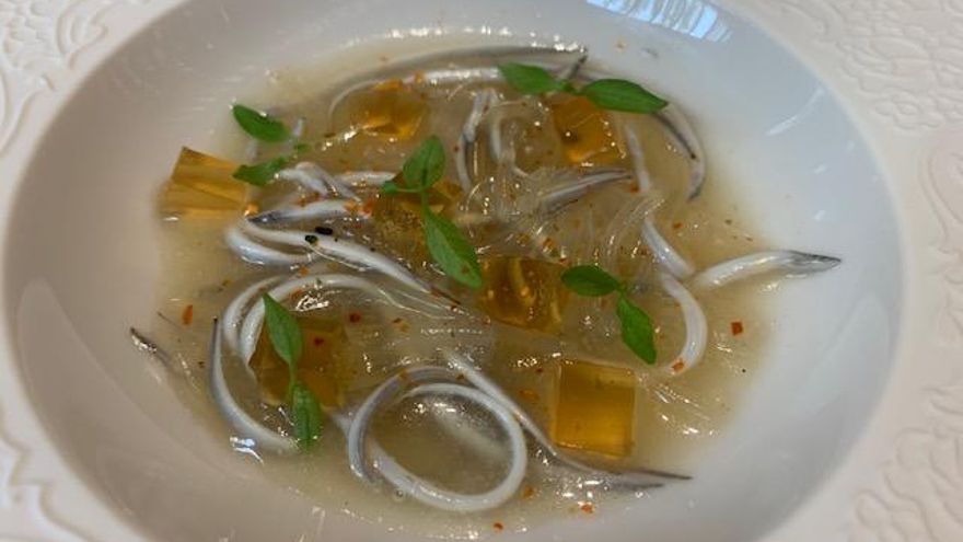 Angula con jugos de angulas