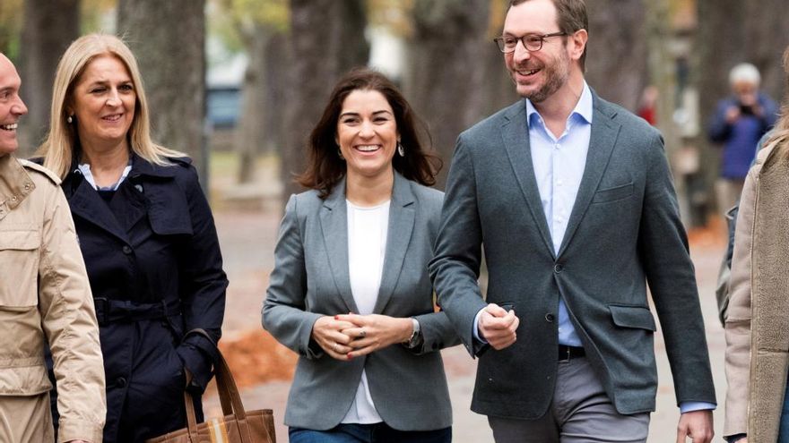 Maroto fichó en el Senado a su sucesora en el PP de Vitoria Leticia Comerón, que había anunciado que dejaba la política