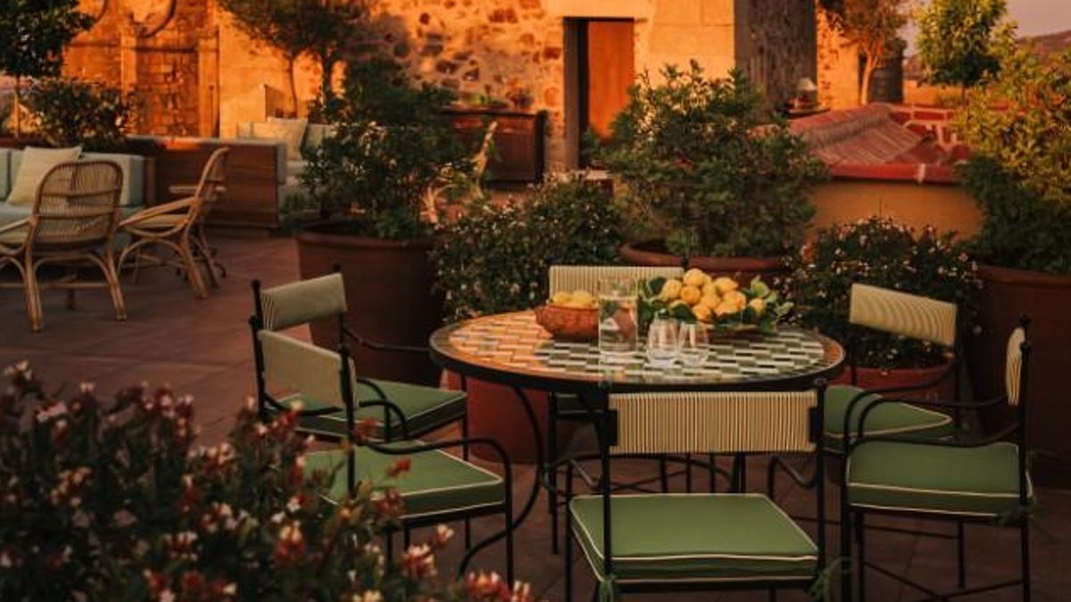 El hotel Hilton Palacio Godoy de Cáceres comienza a recibir a sus primeros clientes