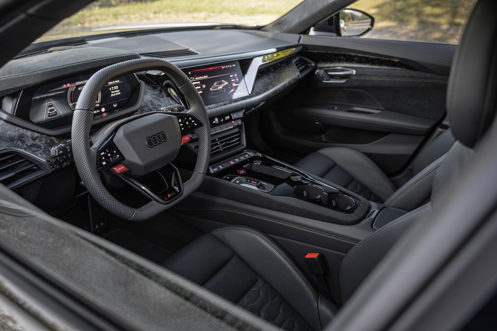Interior del Audi RS e-tron GT Performance.