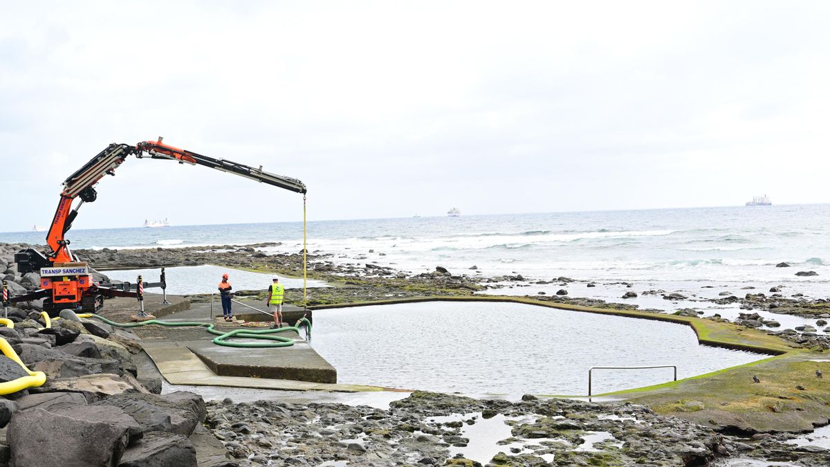 El Ayuntamiento prevé un mes para volver a reabrir las piscinas de La Laja