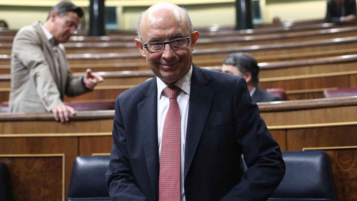 Cuando Montoro justificó la purga en Hacienda porque "estaba llena de socialistas"