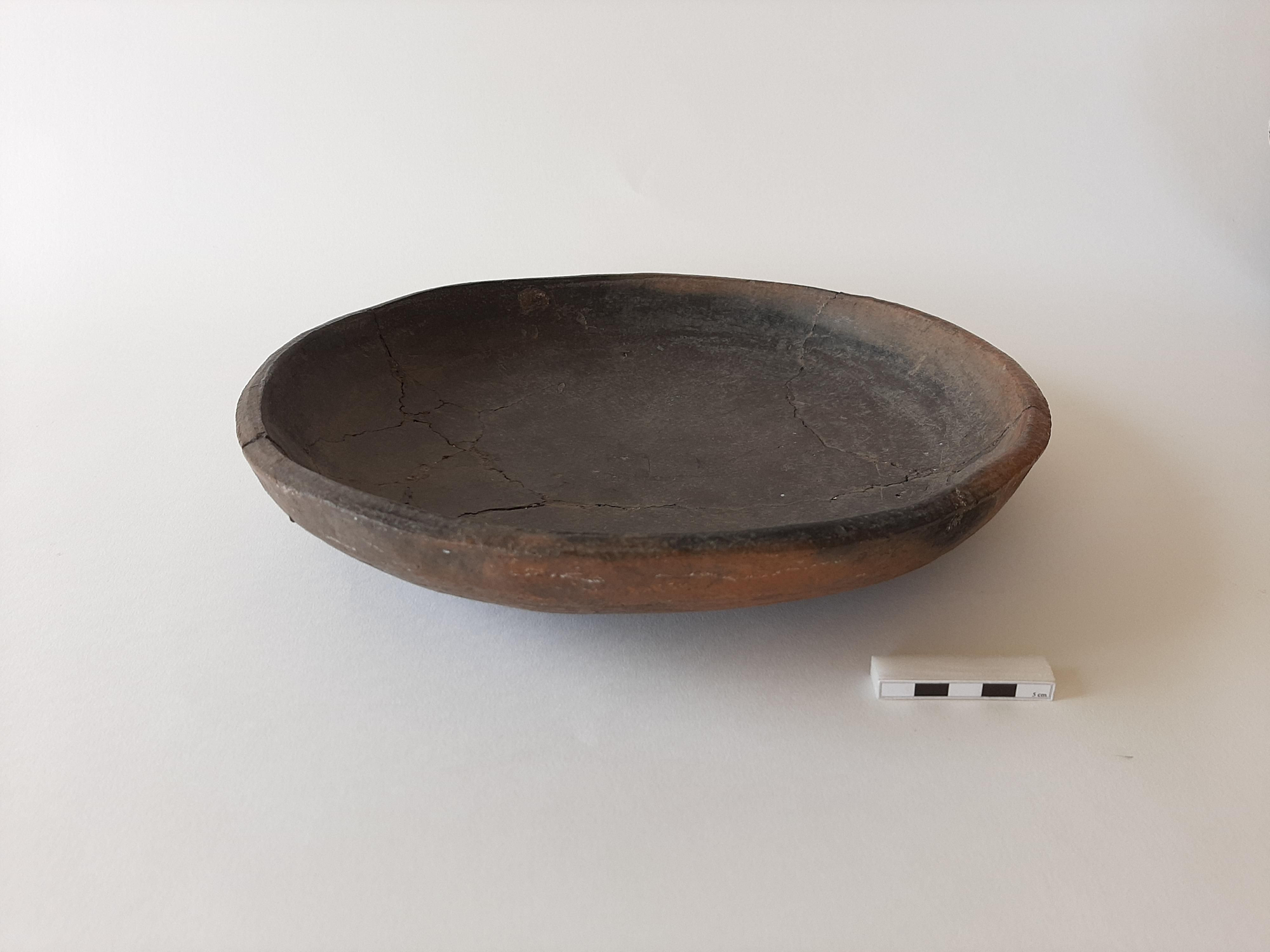 Tostador indígena de granos de legumbre, como habas, o de cereales –cebada y trigo-. Se expone en El Museo Canario.