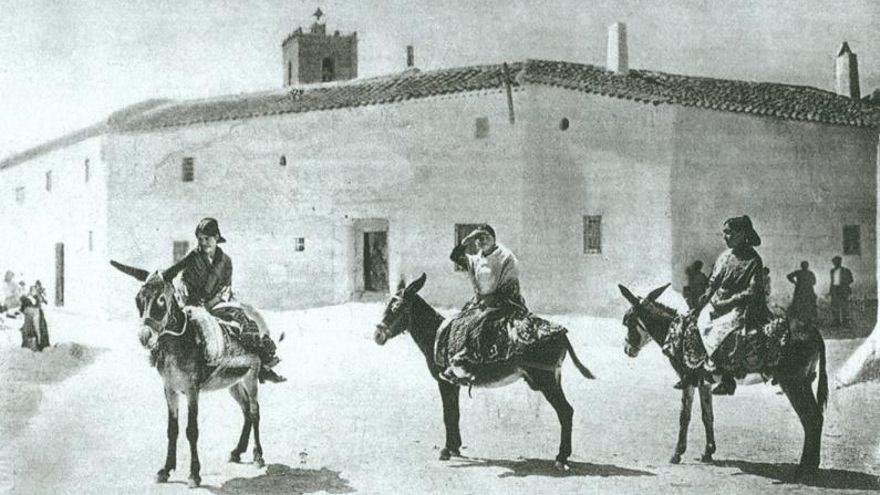 Las tres labradoras de El Toboso, de Ángel Dotor, cedida por Almud Ediciones de Castilla-La Mancha