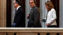 Jordi Turull, Artur Mas y Marta Pascal, juntos en el Parlament, en una fotografía de 2017