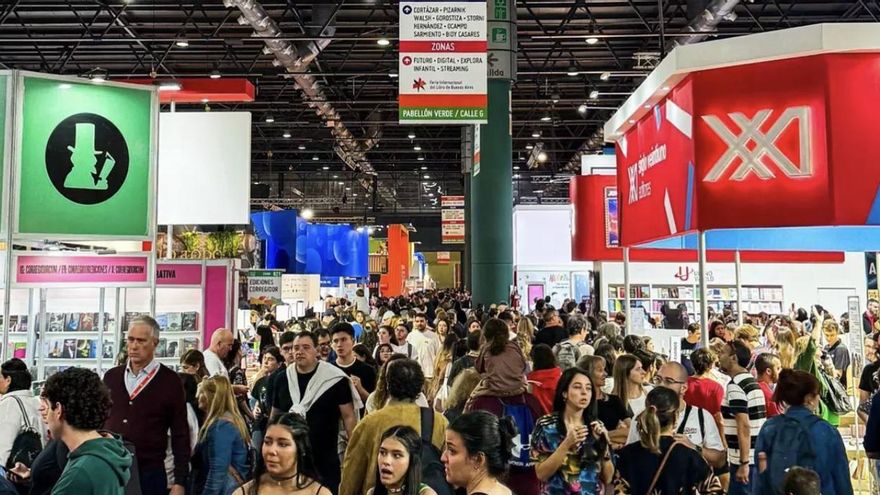 Feria del Libro de Buenos Aires 2025: solo compró ejemplares la mitad de los visitantes