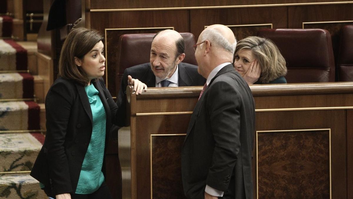 El PP niega haber excluido a CiU y dice que el Gobierno informó a Duran antes de aprobar la ley