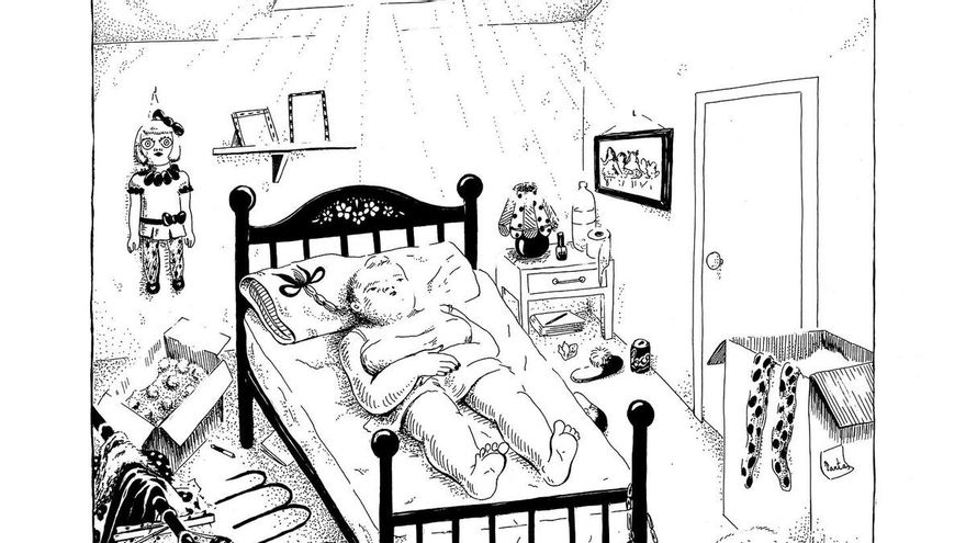 Mary Pain descansa perezosa en su habitación desordenada.