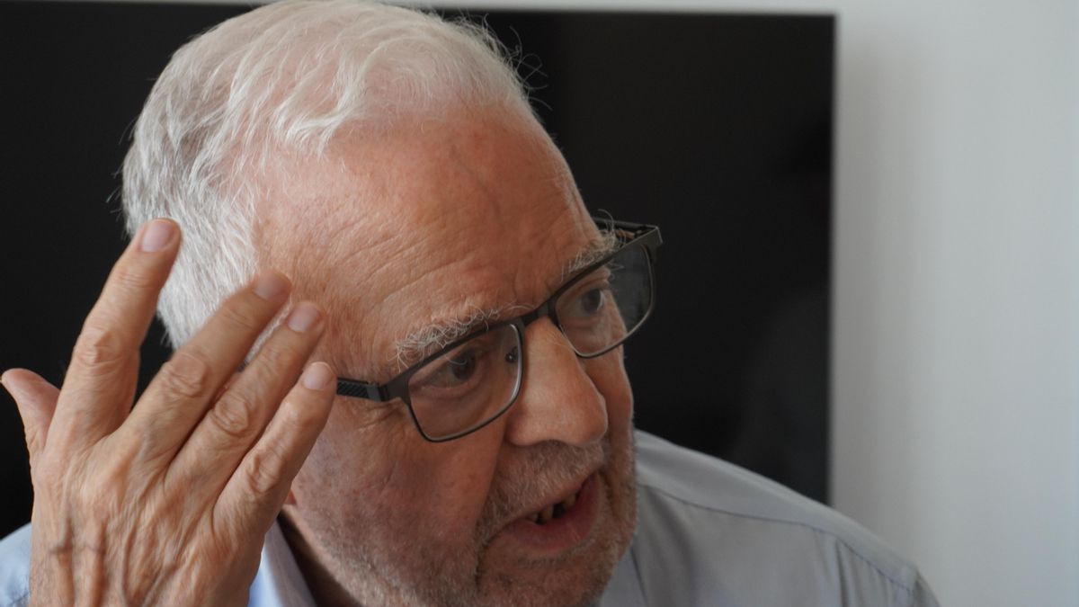 Entre neuronas, acordes y literatura: la vida apasionada de un médico humanista