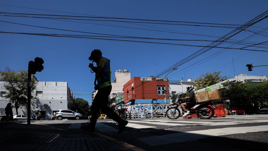 El Gobierno analiza multar y sancionar a Edesur por el apagón masivo