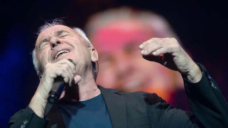 El cantautor asturiano Víctor Manuel y la microbióloga Charpentier, Doctores Honoris Causa por la Universidad de Oviedo