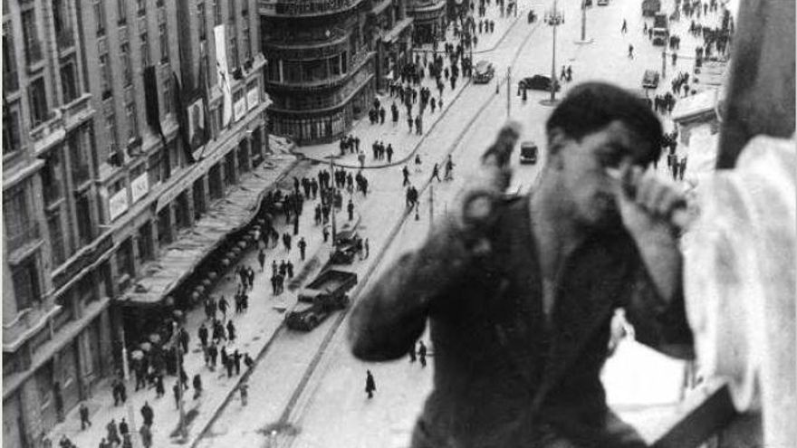'Aquel Madrid', una colección inmensa de fotoperiodismo para conocer (o intuir) la historia del siglo XX