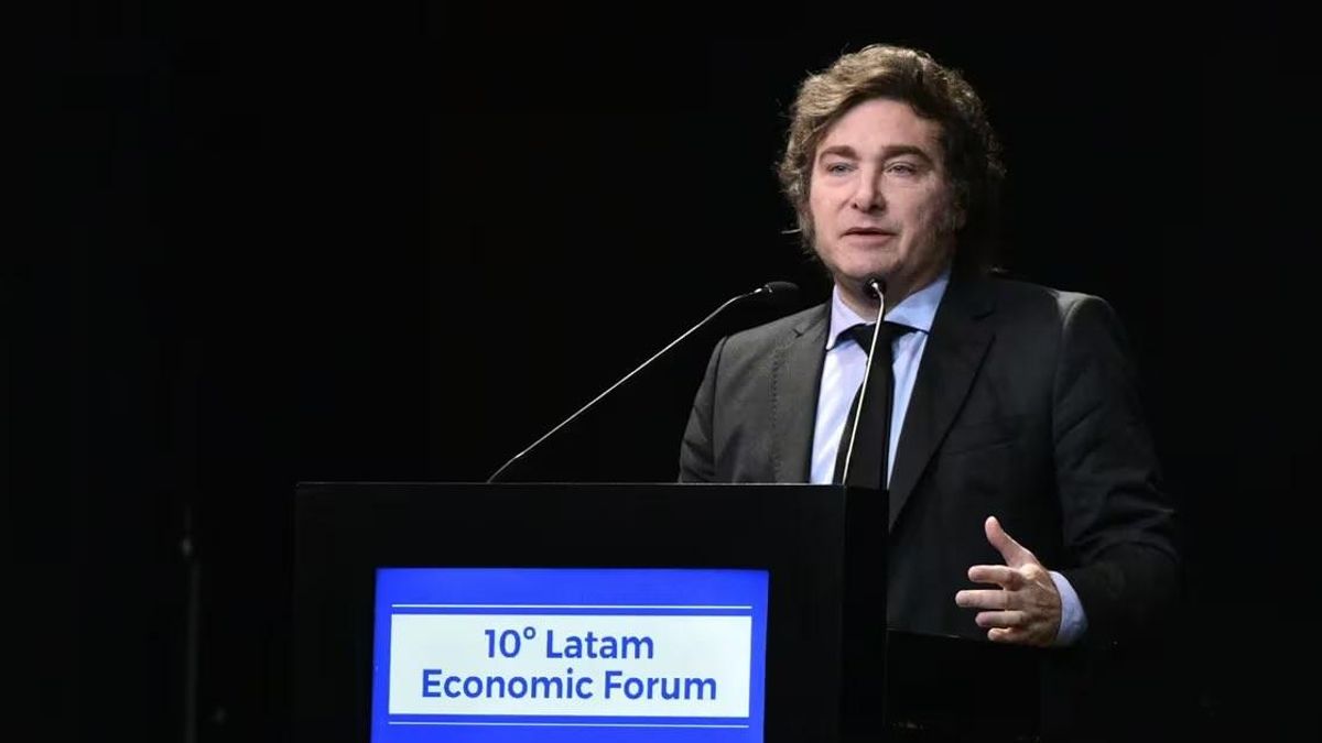 Javier Milei y Luis Caputo exponen ante empresarios en el Latam Economic Forum