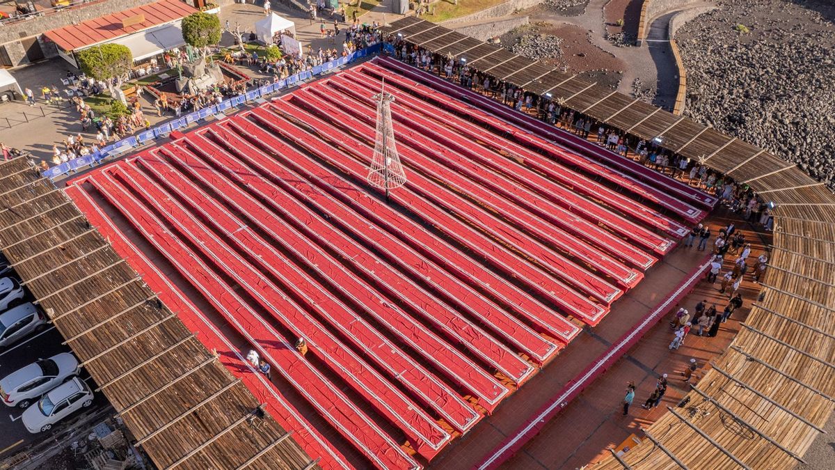 Santiago del Teide bate el Récord Guinness con el turrón más largo del mundo