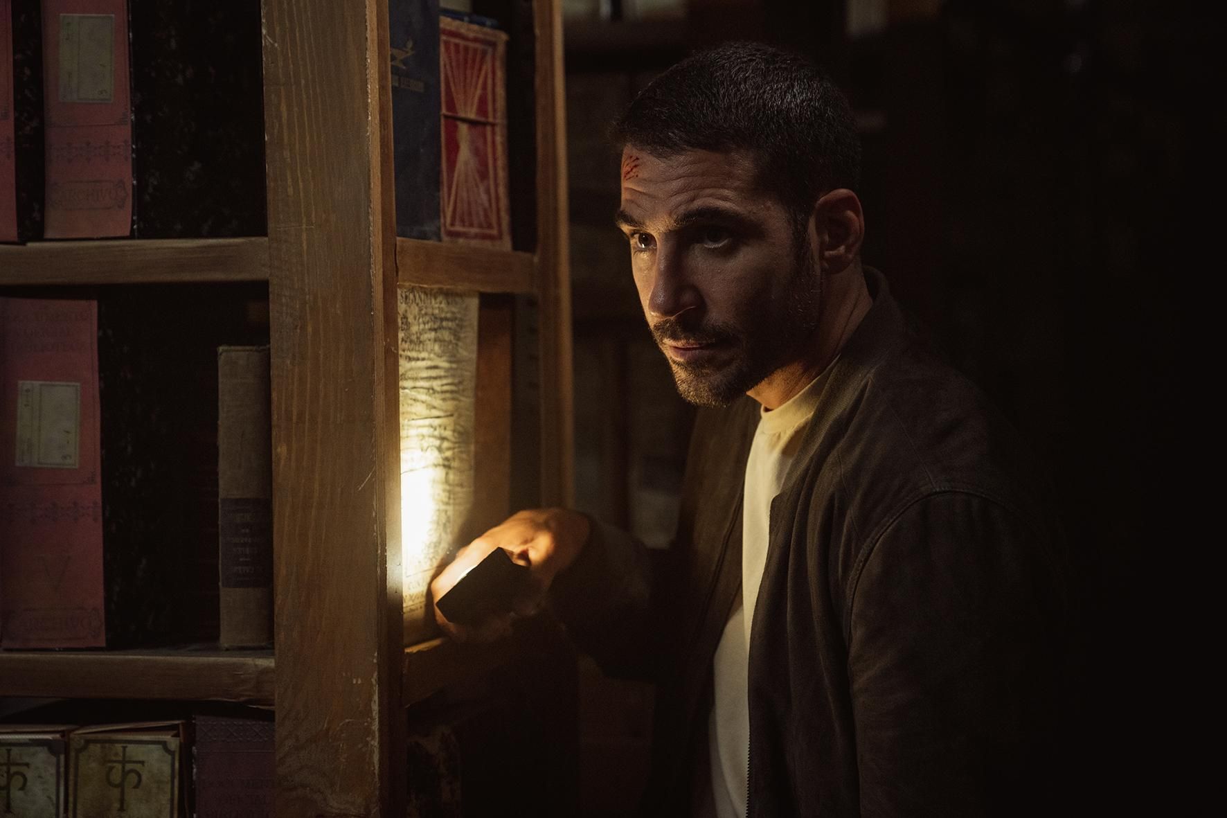 Miguel Ángel Silvestre en la temporada 2 de '30 Monedas'