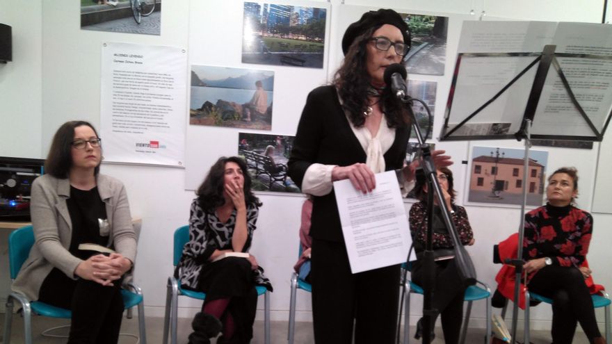 Guadalupe Grande, durante una jornada de Poesía en el Bulevar, en la Casa de Cultura de Chamberí, en 2018