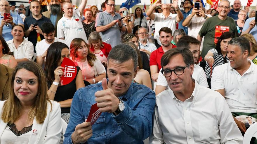 Acto electoral del PSOE en L'Hospitalet de Llobregat con Pedro Sánchez y Salvador Illa