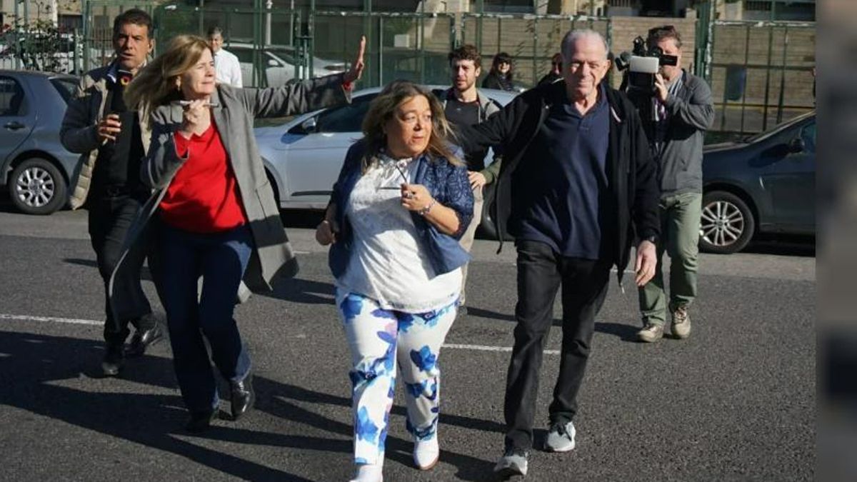 "No hay nada raro": Feijoo, el hijo de la jubilada que vendió Miró a Adorni, también ofrece su departamento en Parque Chacabuco