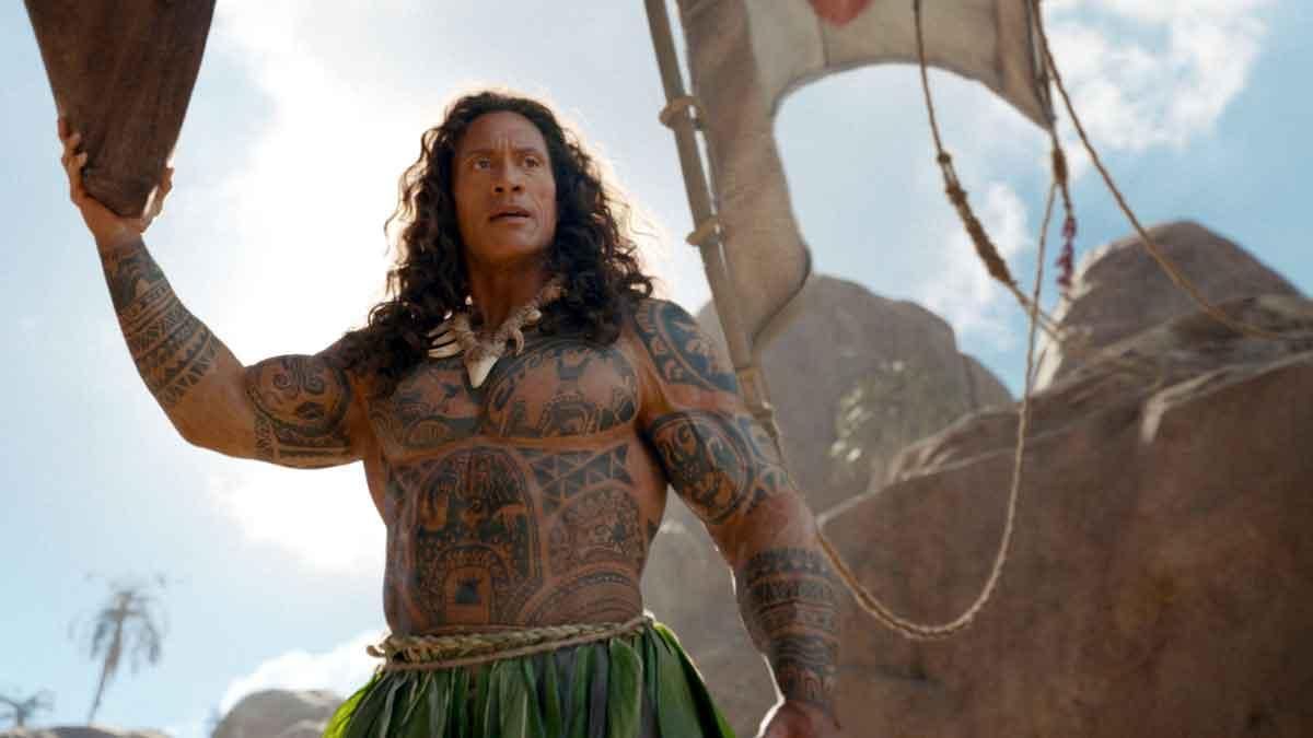 Dwyane Johnson vuelve de la peor forma posible como Maui en 'Vaiana'