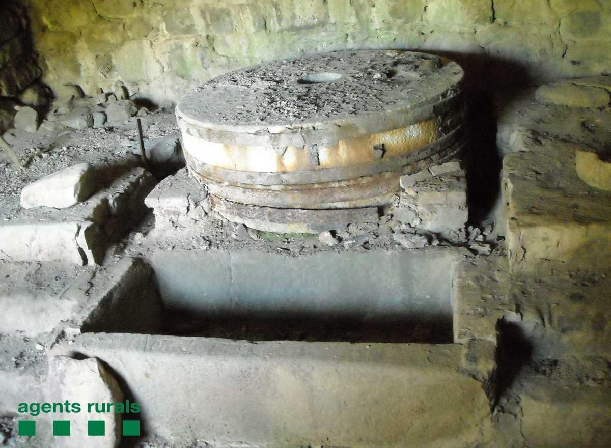 Interior del molino antes de ser derruido