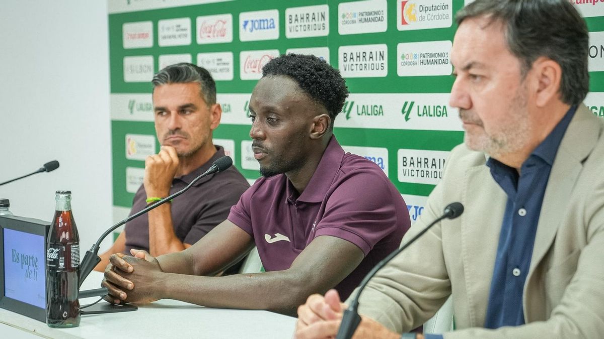 Juanito, Yussi y Monterrubio, en la sala de prensa de El Arcángel