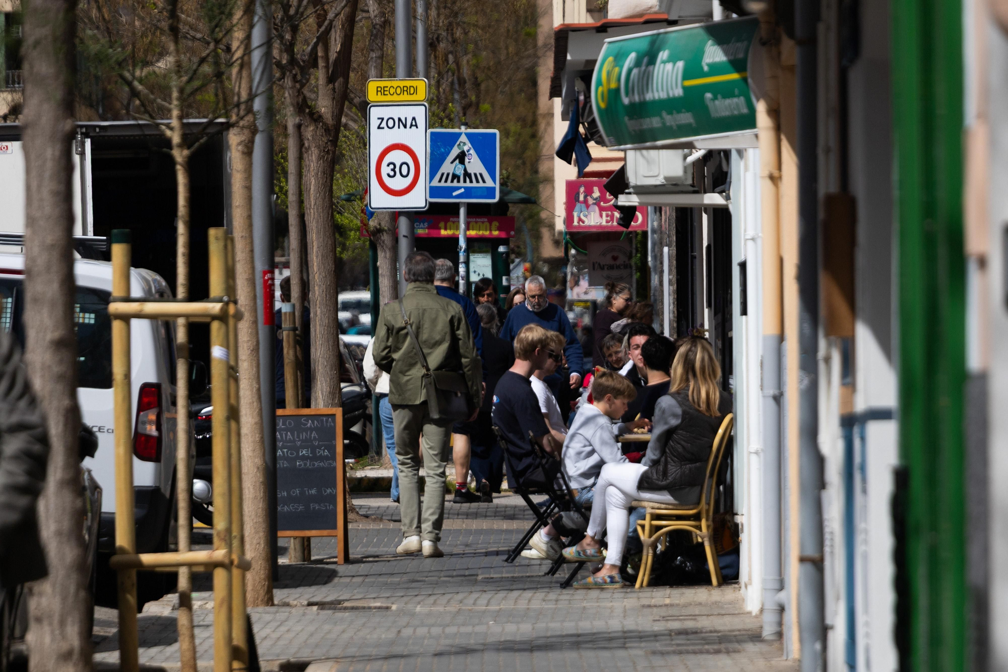 Terraza de uno de los bares de Santa Catalina