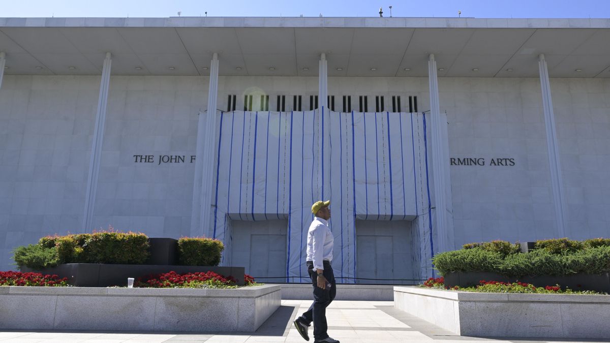 Trump amenaza con "demoler" el Kennedy Center y bloquear 257 millones si no recibe "reconocimiento"