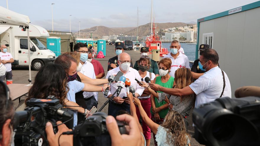 Antonio Morales, este sábado, en el Muelle de Arguineguín. (ALEJANDRO RAMOS)