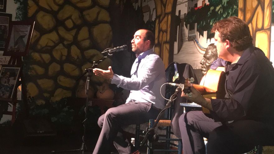 Archivo - Una actuación en la Peña Flamenca La Soleá de Alcalá.