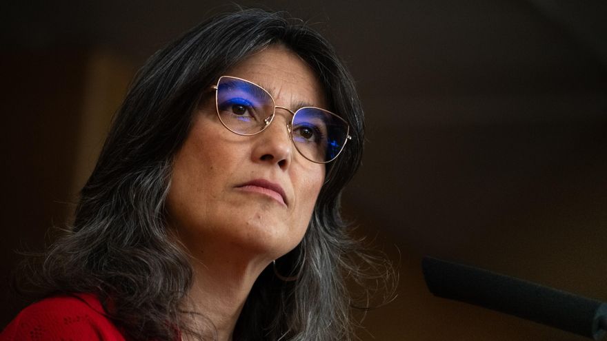 Archivo - La portavoz de Más Madrid en la Asamblea de Madrid, Manuela Bergerot (i), tars un pleno en la Asamblea de Madrid, a 4 de junio de 2026, en Madrid (España).  La Asamblea de Madrid aprueba hoy, con la mayoría absoluta del PP, la Ley de medidas urg