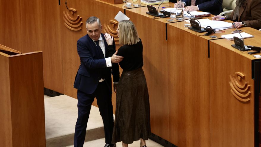 Vox mantiene el pulso con el PP en Extremadura hasta después de las elecciones en Aragón