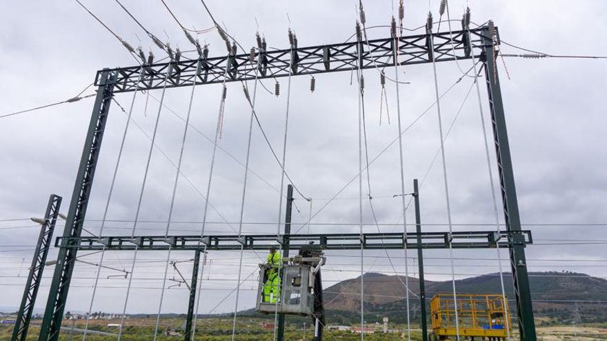 Empieza el trámite para electrificar la línea férrea Mérida-Puertollano con instalación de 200 km/h