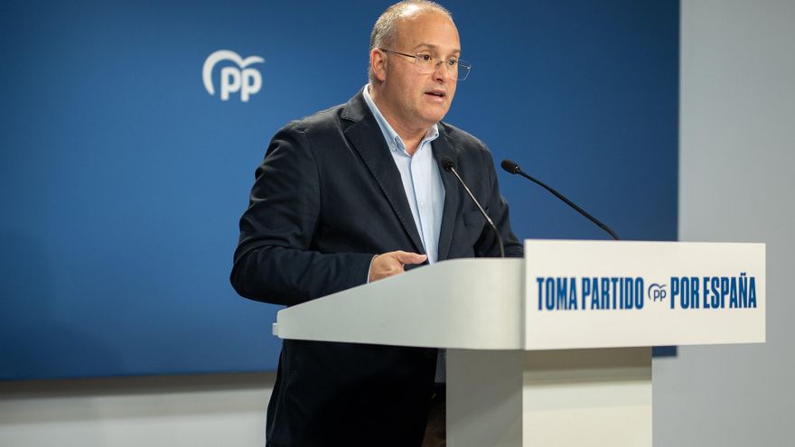 Archivo - El secretario general del Partido Popular, Miguel Tellado, ofrece una rueda de prensa en la sede del PP, a 4 de octubre de 2025, en Madrid (España).