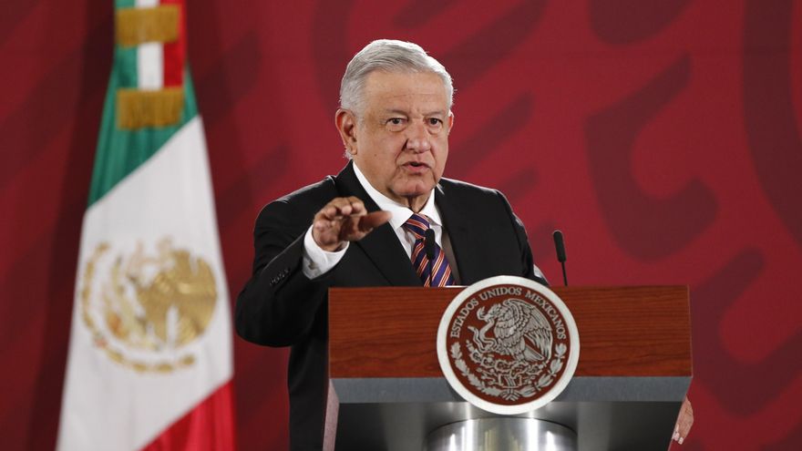 López Obrador denuncia un "atentado a la democracia" del Instituto Electoral