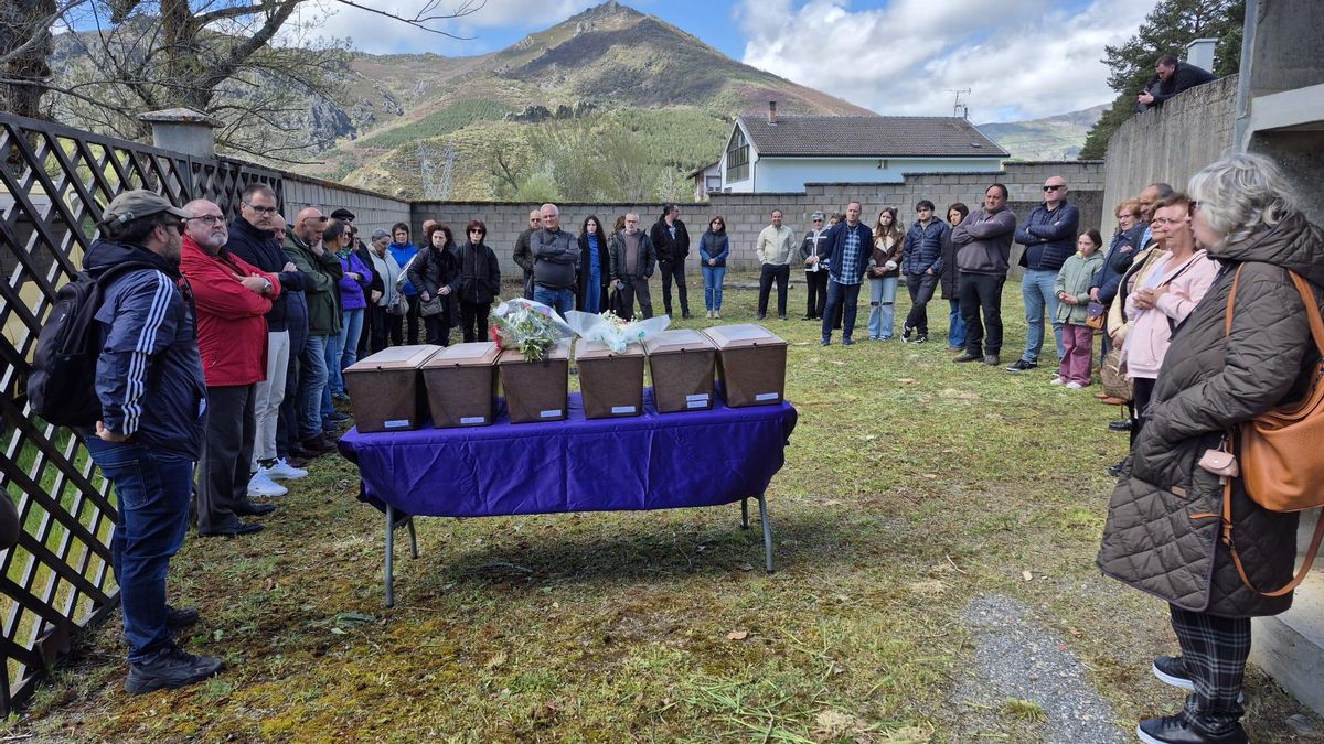Inhumación de represaliados en Villamanín.