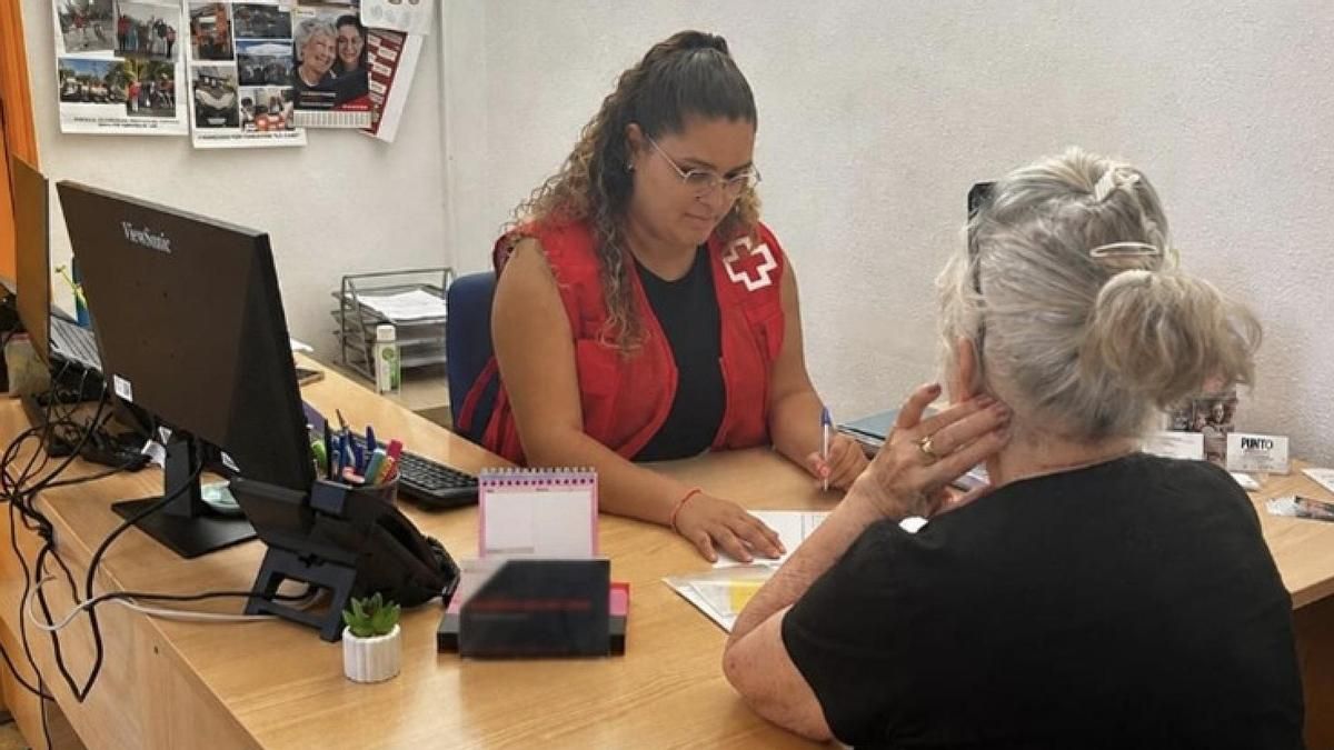 Los Llanos de Aridane destina 5.000 euros a Cruz Roja para atender necesidades sanitarias básicas de personas vulnerables