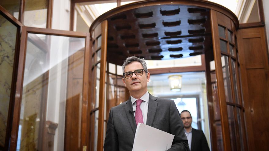 El ministro de Presidencia, Justicia y Relaciones con las Cortes, Félix Bolaños, a su llegada a la comparecencia ante los medios, en el Congreso de los Diputados, a 24 de junio de 2025, en Madrid (España).