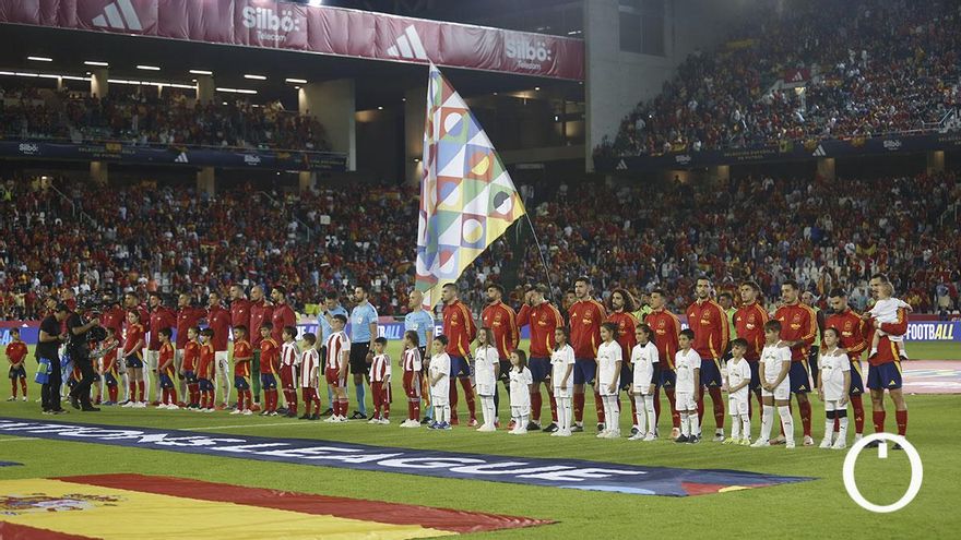 Córdoba brilla con luz propia en el España-Serbia