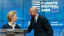 La presidenta de la Comisión, Ursula Von der Leyen, junto al presidente del Consejo, Charles Michel.