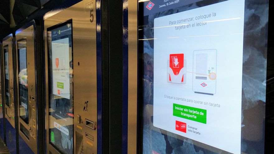 Vista de las máquinas autoventa en Gran Vía