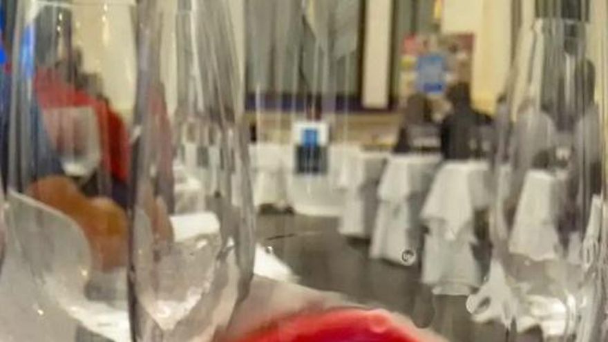 Imagen de copa de vino.