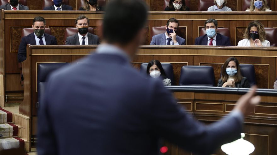 Archivo - El presidente del Gobierno, Pedro Sánchez, interviene en una sesión de control al Gobierno en el Congreso
