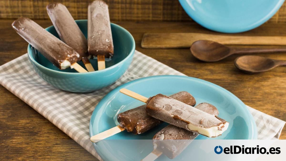 Cómo hacer polos de chocolate y plátano, la merienda perfecta para combatir el calor