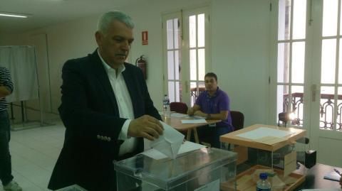 Manuel Marcos Pérez, número uno al Parlamento de Canarias por La Palma, ha votado en San Andrés y Sauces.