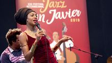 Jazzmeia Horn, interpretando una de las canciones de su concierto